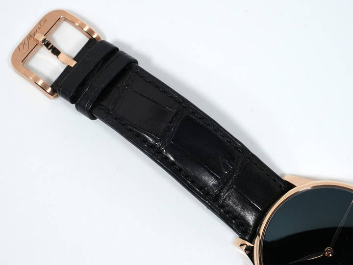 H.モーザー ベンチャー Ref.2327-0410 レッドゴールド ベンタブラック文字盤 美中古 4vwnjnut