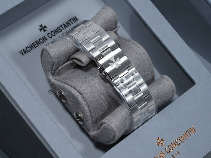 Vacheron Constantin Overseas Dual Time Ref. 7920V/210A-B546 Stainless Steel Black Dial Unused rjtbebv2