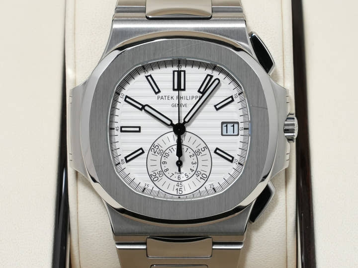 パテックフィリップ ノーチラス クロノグラフ Ref.5980/1A-019 ステンレススチール ホワイト文字盤 中古 ki9d3e4w
