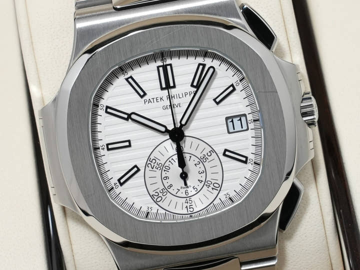 パテックフィリップ ノーチラス クロノグラフ Ref.5980/1A-019 ステンレススチール ホワイト文字盤 中古 ki9d3e4w