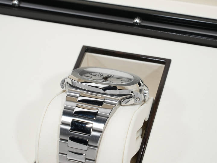 パテックフィリップ ノーチラス クロノグラフ Ref.5980/1A-019 ステンレススチール ホワイト文字盤 中古 ki9d3e4w