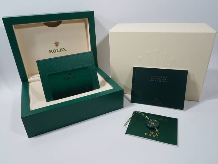 ロレックス シードゥエラー ディープシー Ref.126660 ステンレススチール D-BLUE文字盤 美中古 73z6pftg