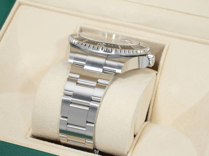 ロレックス シードゥエラー Ref.126600 ステンレススチール ブラック文字盤 中古 5zasst7q