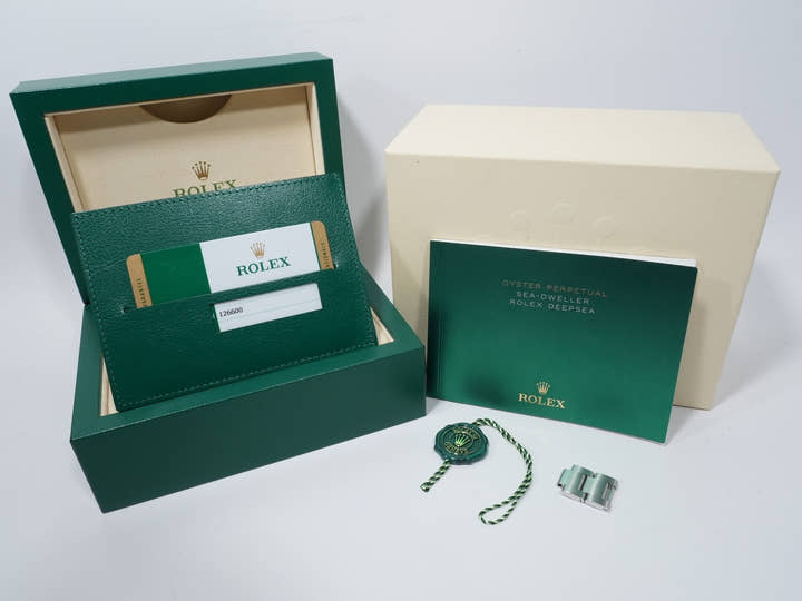 ロレックス シードゥエラー Ref.126600 ステンレススチール ブラック文字盤 中古 5zasst7q