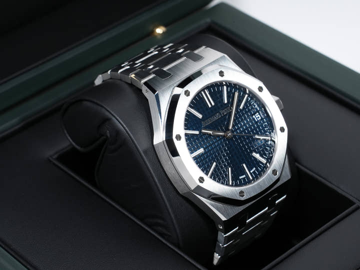 オーデマピゲ ロイヤルオーク Ref.15510ST.OO.1320ST.06 ステンレススチール ナイトブルー文字盤 未使用 tua3ckeg