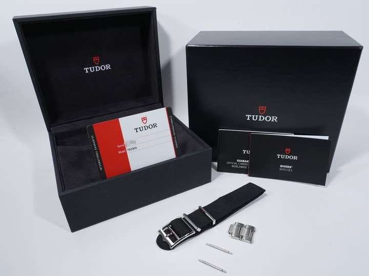 チューダー(チュードル) ブラックベイ ハロッズ限定 Ref.79230G ステンレススチール ブラック文字盤 中古 de95qt9w