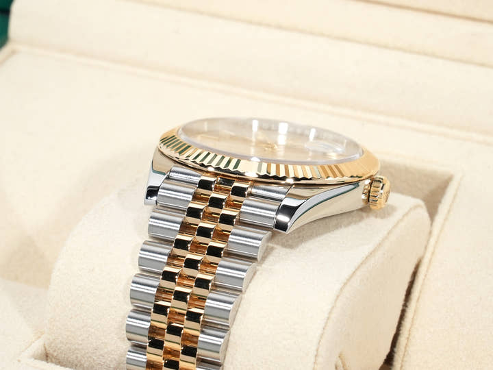 ロレックス デイトジャスト41 Ref.126333 ステンレススチール/イエローゴールド シルバー文字盤 ジュビリーブレスレット 美品 d62q97ac