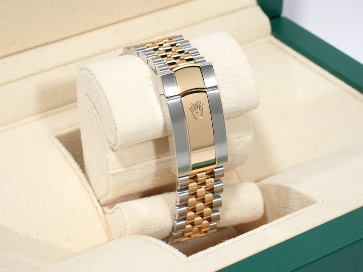 ロレックス デイトジャスト41 Ref.126333 ステンレススチール/イエローゴールド シルバー文字盤 ジュビリーブレスレット 美品 d62q97ac