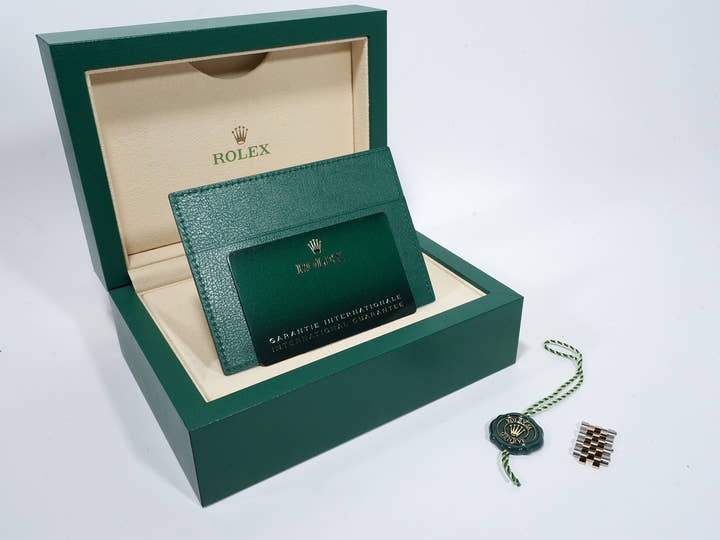 ロレックス デイトジャスト41 Ref.126333 ステンレススチール/イエローゴールド シルバー文字盤 ジュビリーブレスレット 美品 d62q97ac