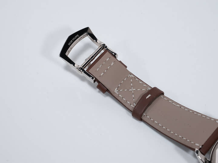 パテックフィリップ アニュアルカレンダー クロノグラフ Ref.5960/01G-001 ホワイトゴールド ブルー文字盤 美中古 bjfitu46