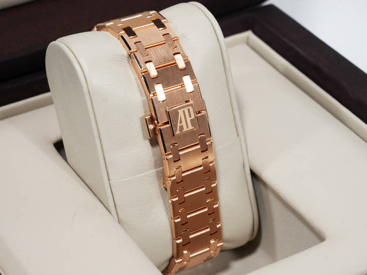 オーデマピゲ ロイヤルオーク ジャンボ エクストラ シン Ref.15202OR.OO.1240OR.01 ピンクゴールド ブルー文字盤 中古 v656dayu