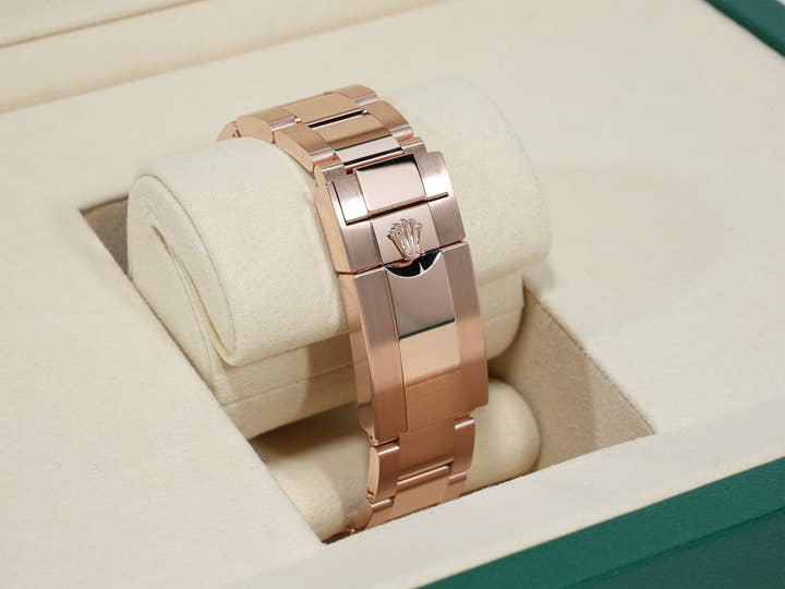 ロレックス デイトナ Ref.126525LN エバーローズゴールド ブライトブラック文字盤 未使用 5gf4qh7d