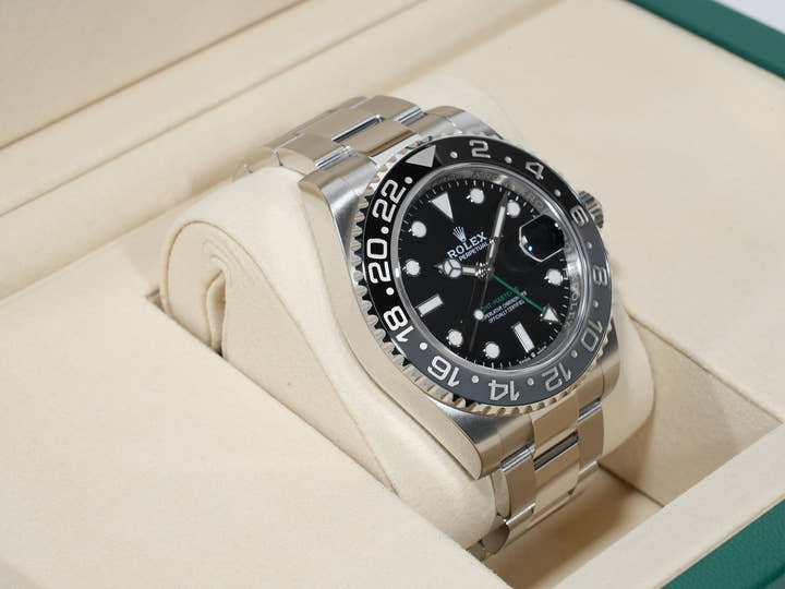 Rolex GMT-Master II Ref. 126710GRNR Stainless Steel Black Dial Oyster Bracelet Unused mnqszoib
