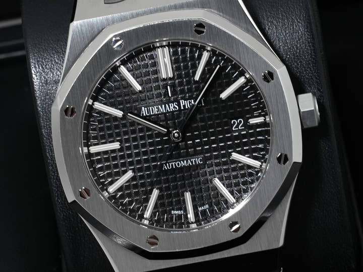 Audemars Piguet Royal Oak Ref. 15400ST.OO.1220ST.01 Stainless Steel Black Dial, Excellent Condition 7pyw6rbt