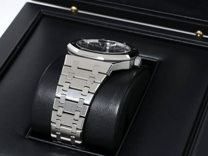 Audemars Piguet Royal Oak Ref. 15400ST.OO.1220ST.01 Stainless Steel Black Dial, Excellent Condition 7pyw6rbt