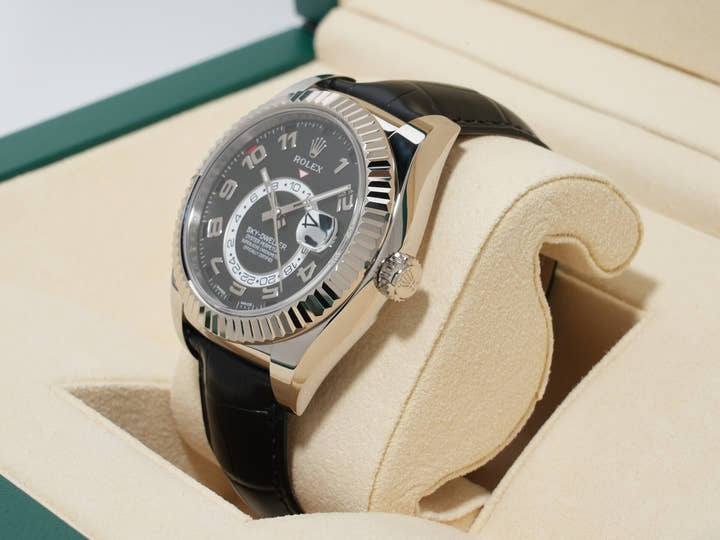 ロレックス スカイドゥエラー Ref.326139 ホワイトゴールド ブラック文字盤 革ベルト 美中古 x2xb7ynq