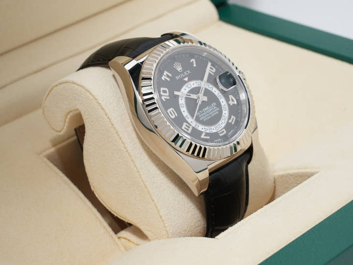 ロレックス スカイドゥエラー Ref.326139 ホワイトゴールド ブラック文字盤 革ベルト 美中古 x2xb7ynq