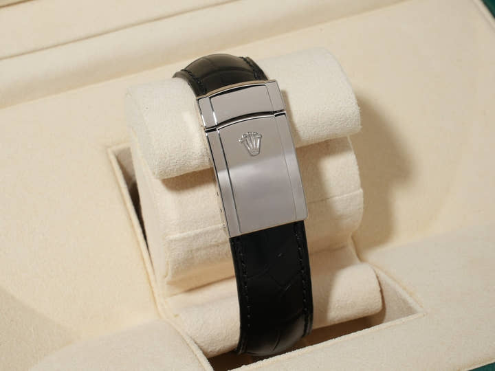 ロレックス スカイドゥエラー Ref.326139 ホワイトゴールド ブラック文字盤 革ベルト 美中古 x2xb7ynq