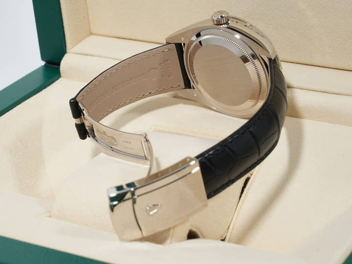 ロレックス スカイドゥエラー Ref.326139 ホワイトゴールド ブラック文字盤 革ベルト 美中古 x2xb7ynq