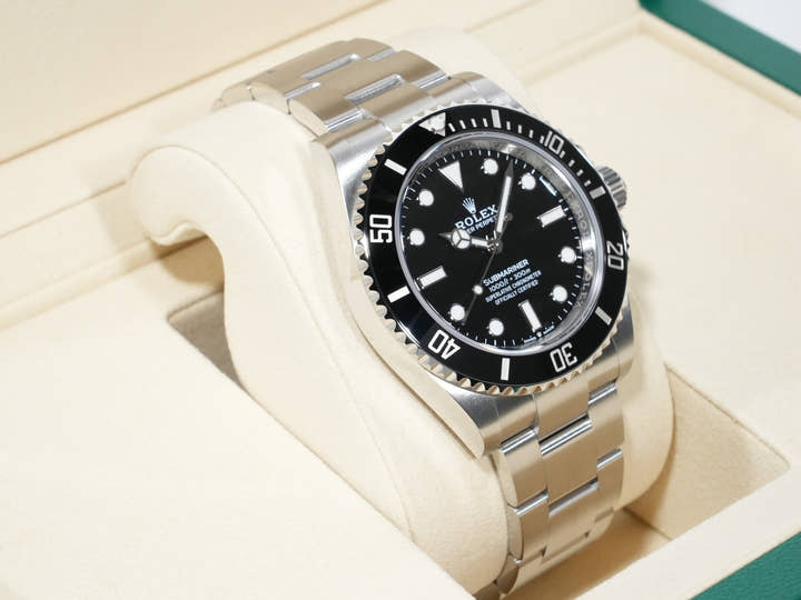 Rolex Submariner No-Date Ref. 124060 Stainless Steel Black Dial Unused gbug3muz