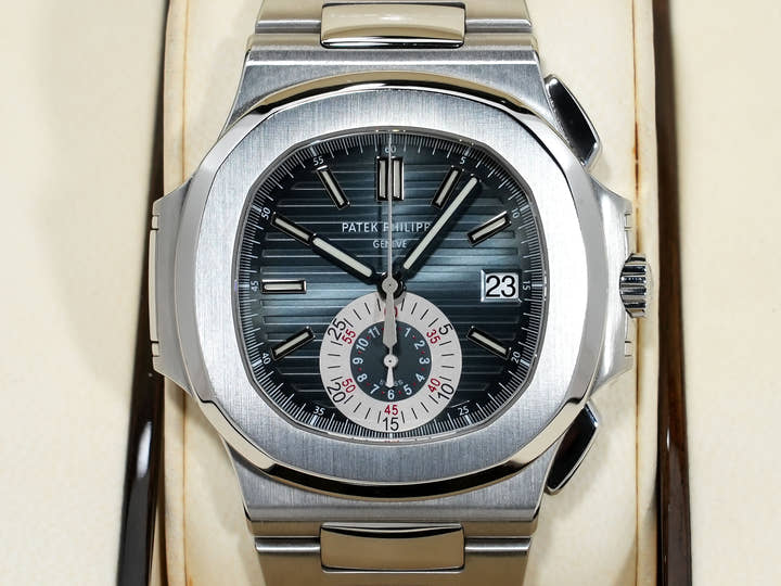 パテックフィリップ ノーチラス クロノグラフ Ref.5980/1A-001 ステンレススチール ブルー文字盤 中古 sx9eefdj