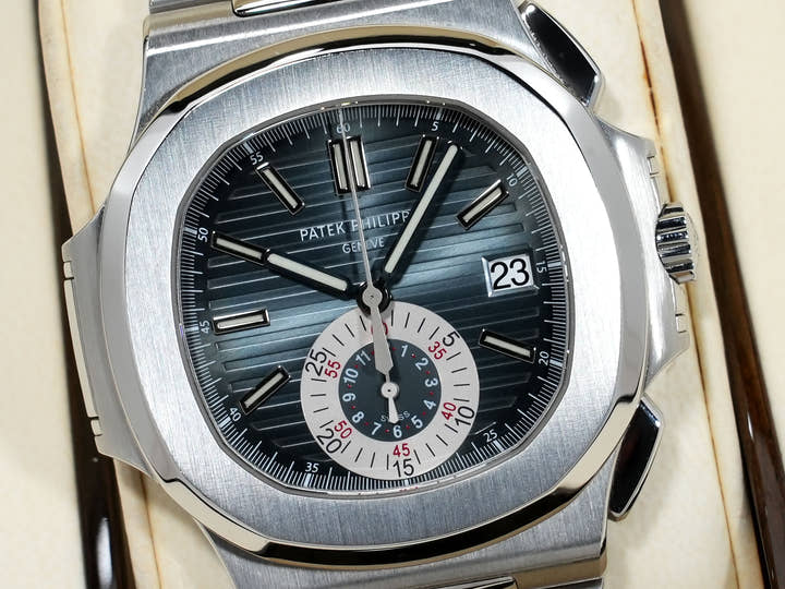 パテックフィリップ ノーチラス クロノグラフ Ref.5980/1A-001 ステンレススチール ブルー文字盤 中古 sx9eefdj
