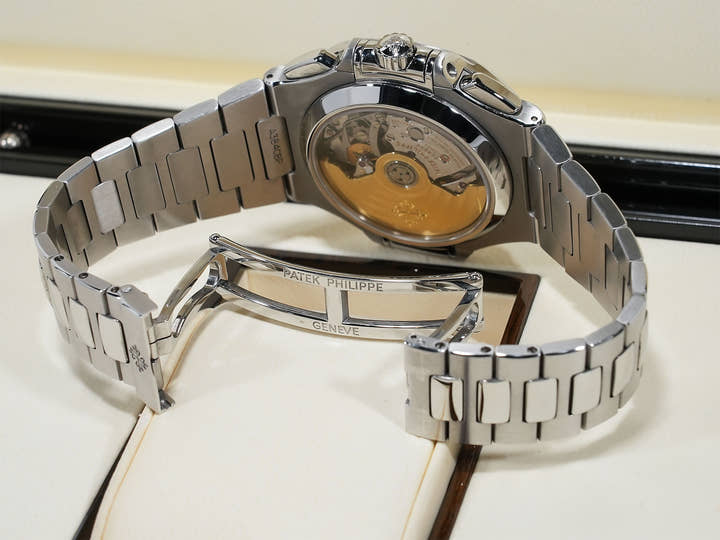 パテックフィリップ ノーチラス クロノグラフ Ref.5980/1A-001 ステンレススチール ブルー文字盤 中古 sx9eefdj