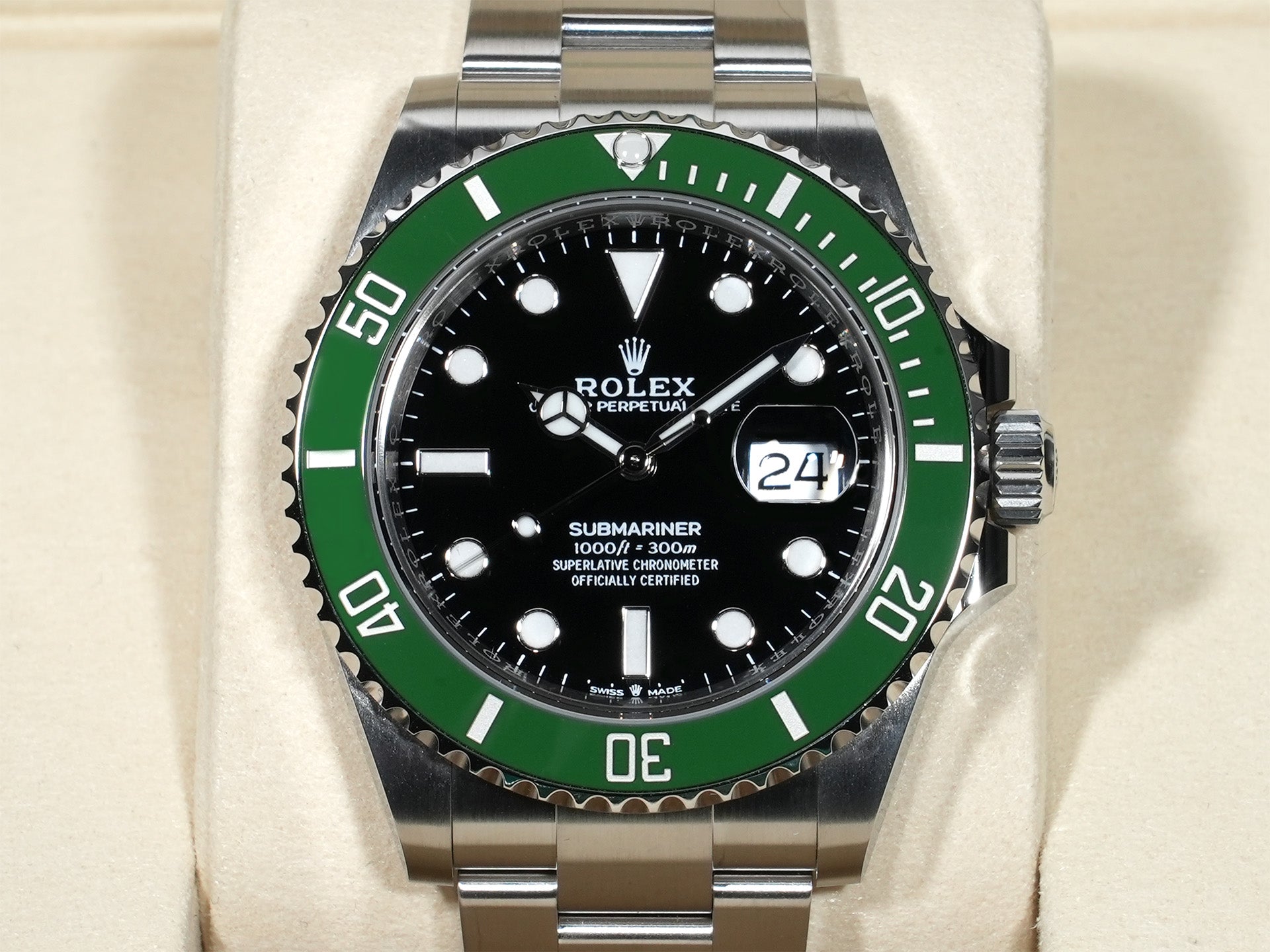 Rolex Submariner Date Ref. 126610LV Stainless Steel Black Dial Unused ztz45tn4