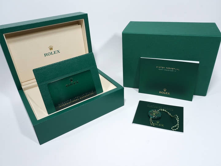 ロレックス GMTマスターII Ref.126710GRNR ステンレススチール ブラック文字盤 オイスターブレスレット 未使用 gxq2nvns