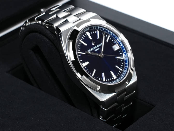 ヴァシュロンコンスタンタン オーヴァーシーズ Ref.4500V/110A-B128 ステンレススチール ブルー文字盤 未使用 s6u6dzn5