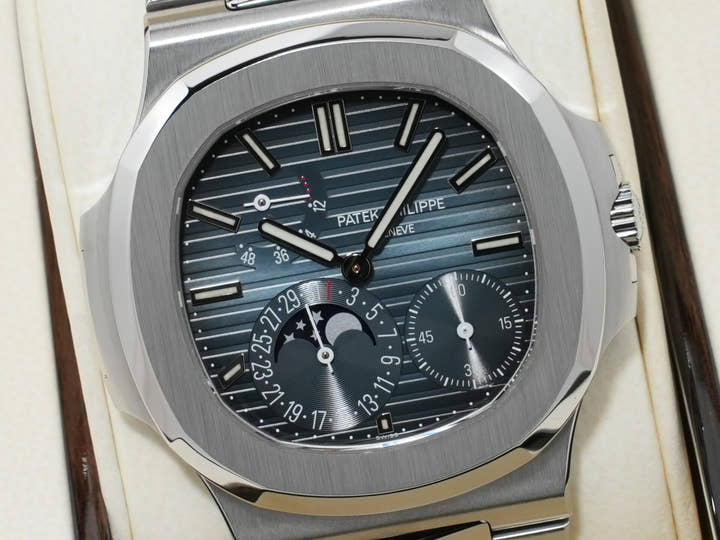 パテックフィリップ ノーチラス プチコンプリケーション Ref.5712/1A-001 ステンレススチール ブルー文字盤 美品 j35ae4o2