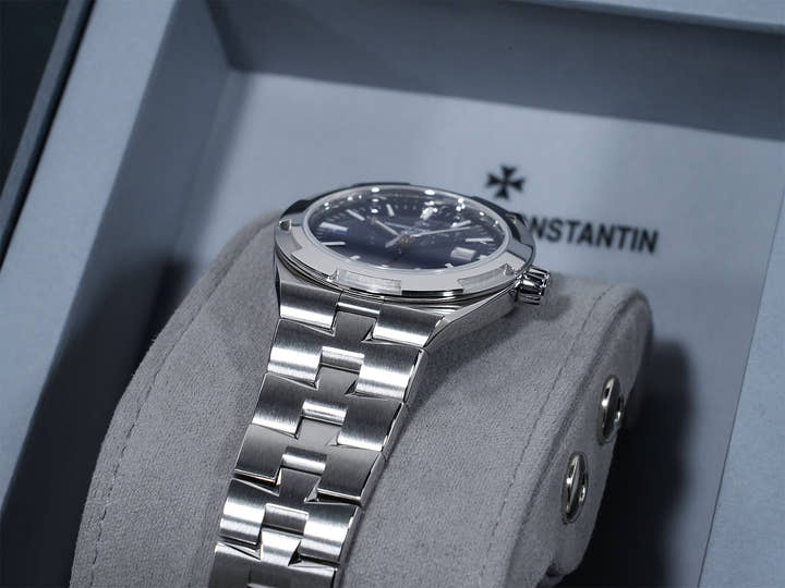 ヴァシュロンコンスタンタン オーヴァーシーズ オートマティック Ref.4600V/200A-B980 ステンレススチール ブルー文字盤 美品 gy3vwxdr