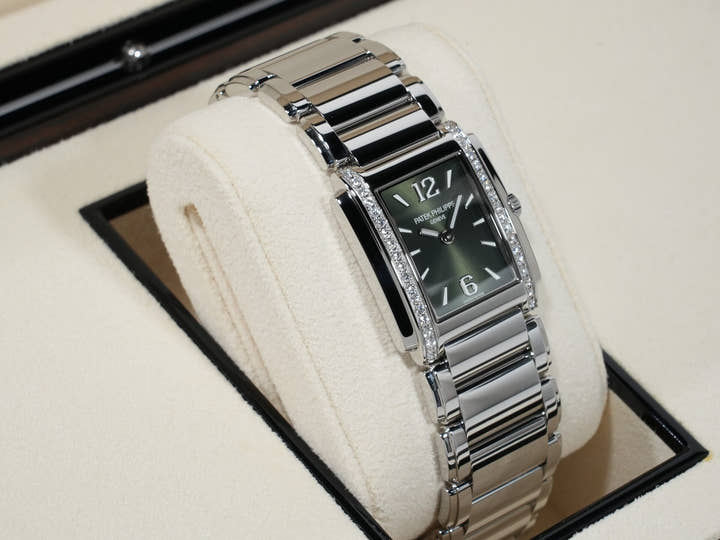 パテックフィリップ Twenty-4 Ref.4910/1200A-011 ステンレススチール オリーブグリーン文字盤 中古 5fei9yh4