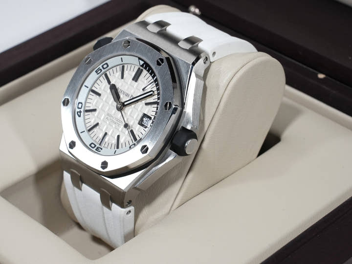 オーデマピゲ ロイヤルオーク オフショア ダイバー Ref.15710ST.OO.A002CA.02 ステンレススチール シルバー(メガタペストリー)文字盤 中古 rgkia2ei