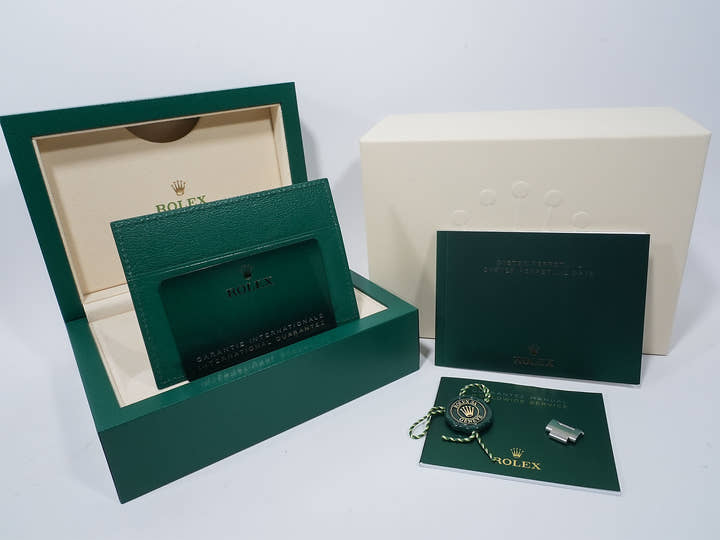 ロレックス オイスターパーペチュアル36 Ref.126000 ステンレススチール ブラック文字盤 美中古 kby8r64r