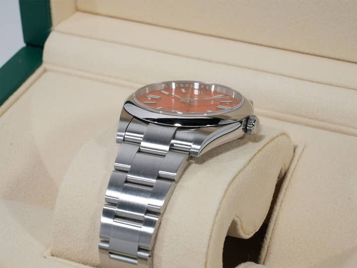 ロレックス オイスターパーペチュアル41 Ref.124300 ステンレススチール コーラルレッド文字盤 中古 rcbtv744