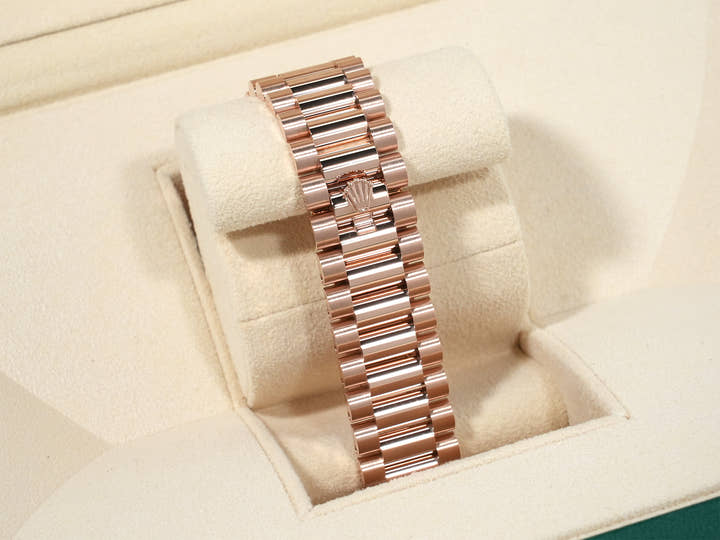 Rolex Day-Date 36 Ref. 128235 Everose Gold Blue-Green Dial Excellent Condition gyqhq4a7