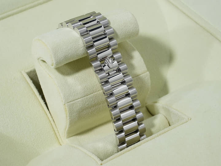 ロレックス デイデイト36 Ref.118206A プラチナ グレー文字盤 中古 8ipw62zu