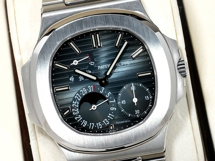 パテックフィリップ ノーチラス プチコンプリケーション TIFFANY&CO. Ref.5712/1A-001 ステンレススチール ブルー文字盤 中古 ypbg8vpd