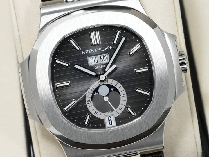 パテックフィリップ ノーチラス アニュアルカレンダー ムーンフェイズ Ref.5726A-001 ステンレススチール ブラック文字盤 未使用 4bedytk2