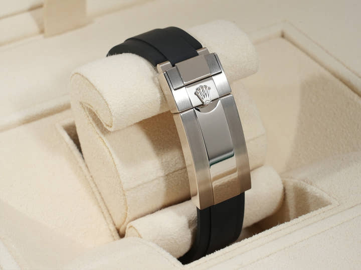 Rolex Daytona Ref. 126589RBR White Gold Mother-of-Pearl with White/Black Dial Unused mviskyxa