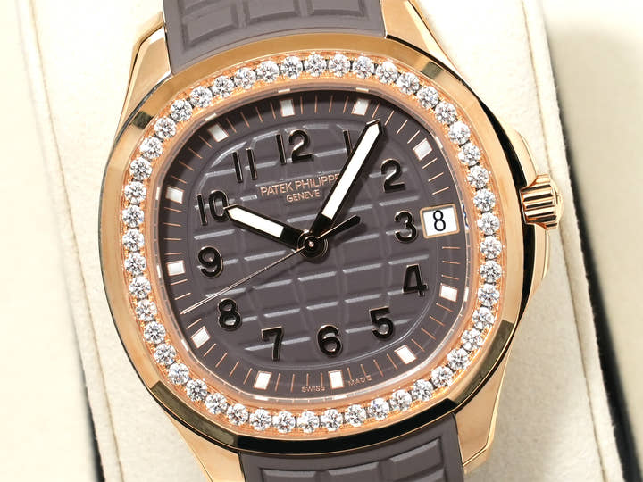 パテックフィリップ アクアノート ルーチェ Ref.5268/200R-010 ローズゴールド トープ文字盤 未使用 3a6d97z8