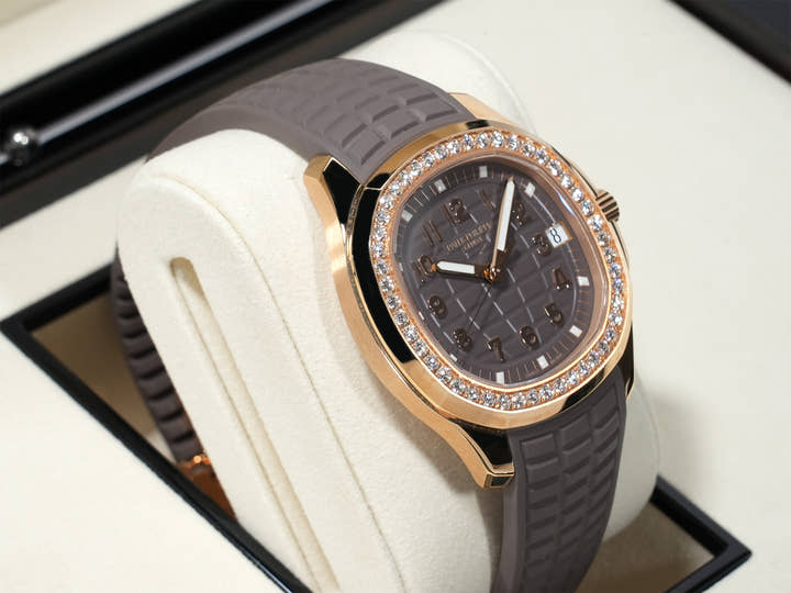 パテックフィリップ アクアノート ルーチェ Ref.5268/200R-010 ローズゴールド トープ文字盤 未使用 3a6d97z8