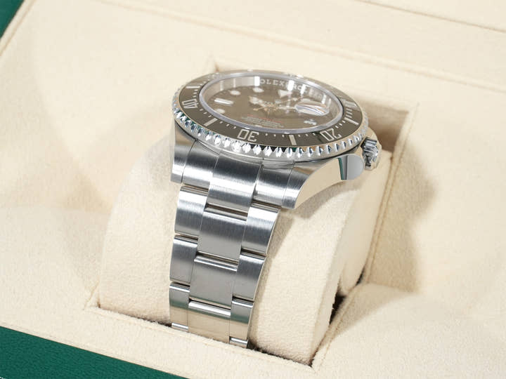 Rolex Sea-Dweller Ref. 126600 Stainless Steel Black Dial Excellent Condition z8t3nudk