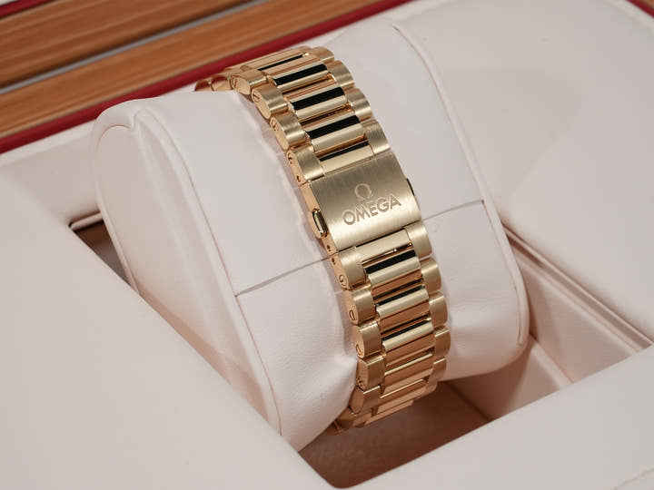 オメガ シーマスター アクアテラ 150M Ref.220.50.38.20.03.001 ムーンシャインゴールド ブルー文字盤 未使用 c82vwqsi