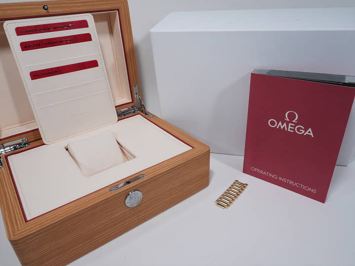 オメガ シーマスター アクアテラ 150M Ref.220.50.38.20.03.001 ムーンシャインゴールド ブルー文字盤 未使用 c82vwqsi