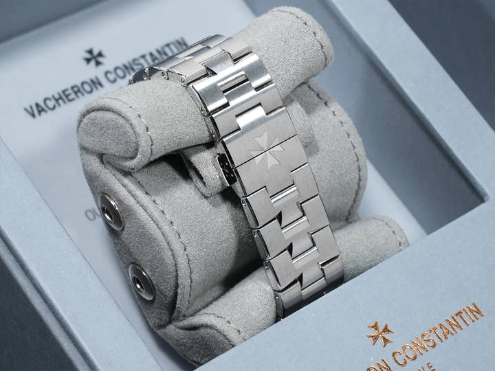 ヴァシュロンコンスタンタン オーヴァーシーズ オートマティック Ref.4520V/210A-B128 ステンレススチール ブルー文字盤 未使用 g5rkh7et