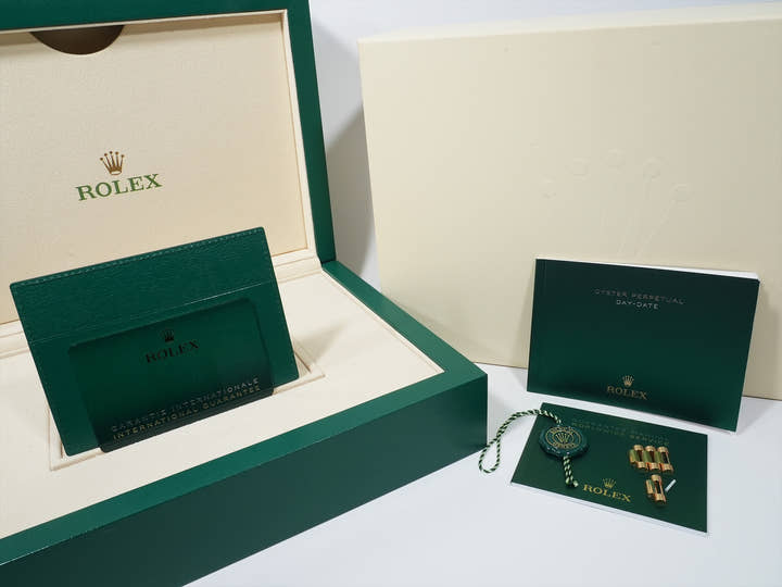 ロレックス デイデイト40 Ref.228348RBR イエローゴールド パヴェダイヤモンドx10Pダイヤ文字盤 中古 7rtzvvzp