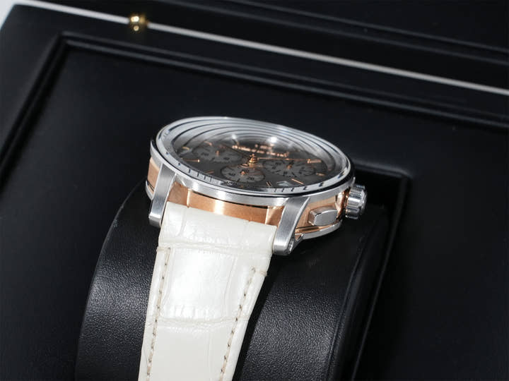 オーデマピゲ CODE 11.59 バイ オーデマ ピゲ クロノグラフ Ref.26393CR.OO.A009CR.01 ホワイトゴールド/ピンクゴールド シルバー文字盤 中古 m4amotzo