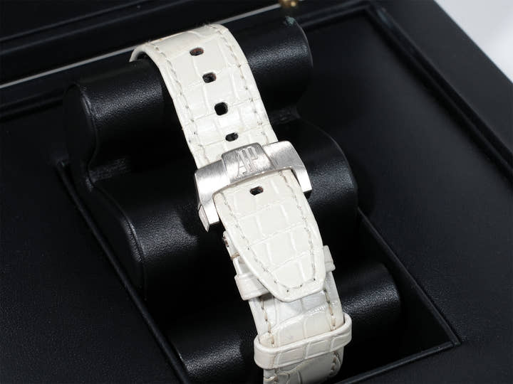 オーデマピゲ CODE 11.59 バイ オーデマ ピゲ クロノグラフ Ref.26393CR.OO.A009CR.01 ホワイトゴールド/ピンクゴールド シルバー文字盤 中古 m4amotzo